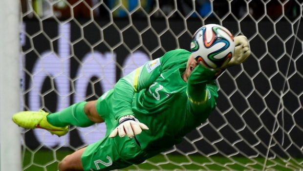 Tim Krul, l’eroe pararigori di Van Gaal: primo nella storia della Coppa, ma non del calcio