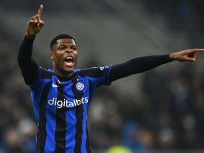 L’Inter chiede una riposta a Dumfries in tempi rapidi: se non sarà rinnovo scatterà la cessione al ribasso